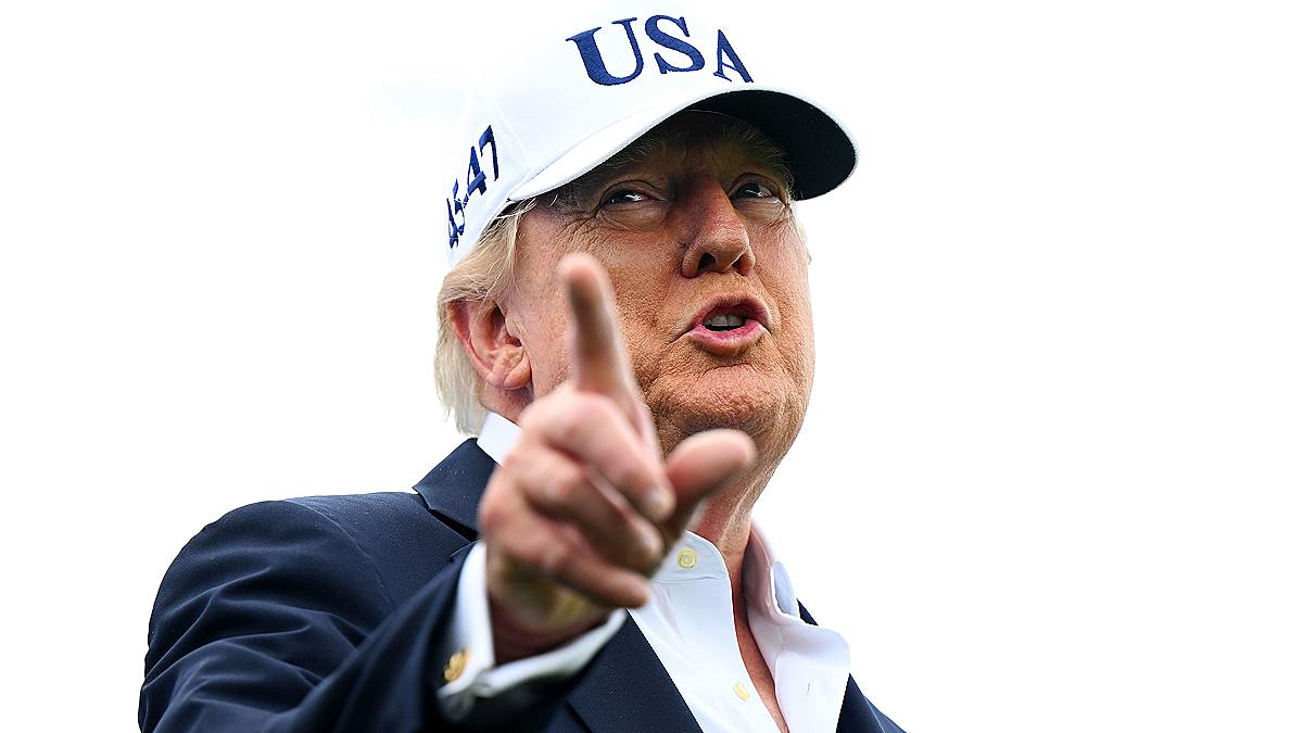 Трамп призвал Зеленского прекратить удары по НПЗ России