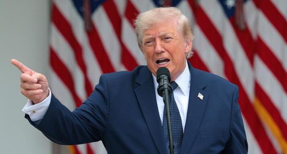 Трамп обвиняет в угрозе выборам сразу несколько стран